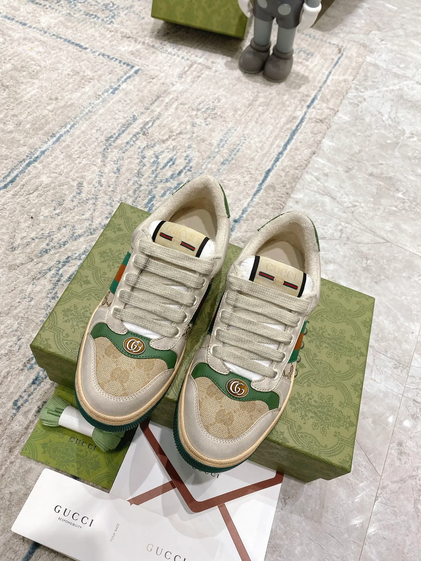 Gucci - Newly upgraded Gucci dirty shoes for couples 👫 2022 early spring new style... GG series distressed casual dirty shoes for the catwalk ⚠️⚠️ Original development and purchase level version... Metal double G crystal cylindrical logo... Gucci original pattern webbing... Exclusive color rubbed cowhide fabric, original terry cloth is delicate, soft and more comfortable and breathable, privately stamped two-color original TPU outsole (lower layer is wider, upper layer is narrower) Ready stock, matching packaging... 35-40/39-44 regular size 💰Female style 290 💰Male style 290